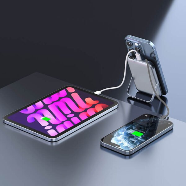 Qi2 power bank