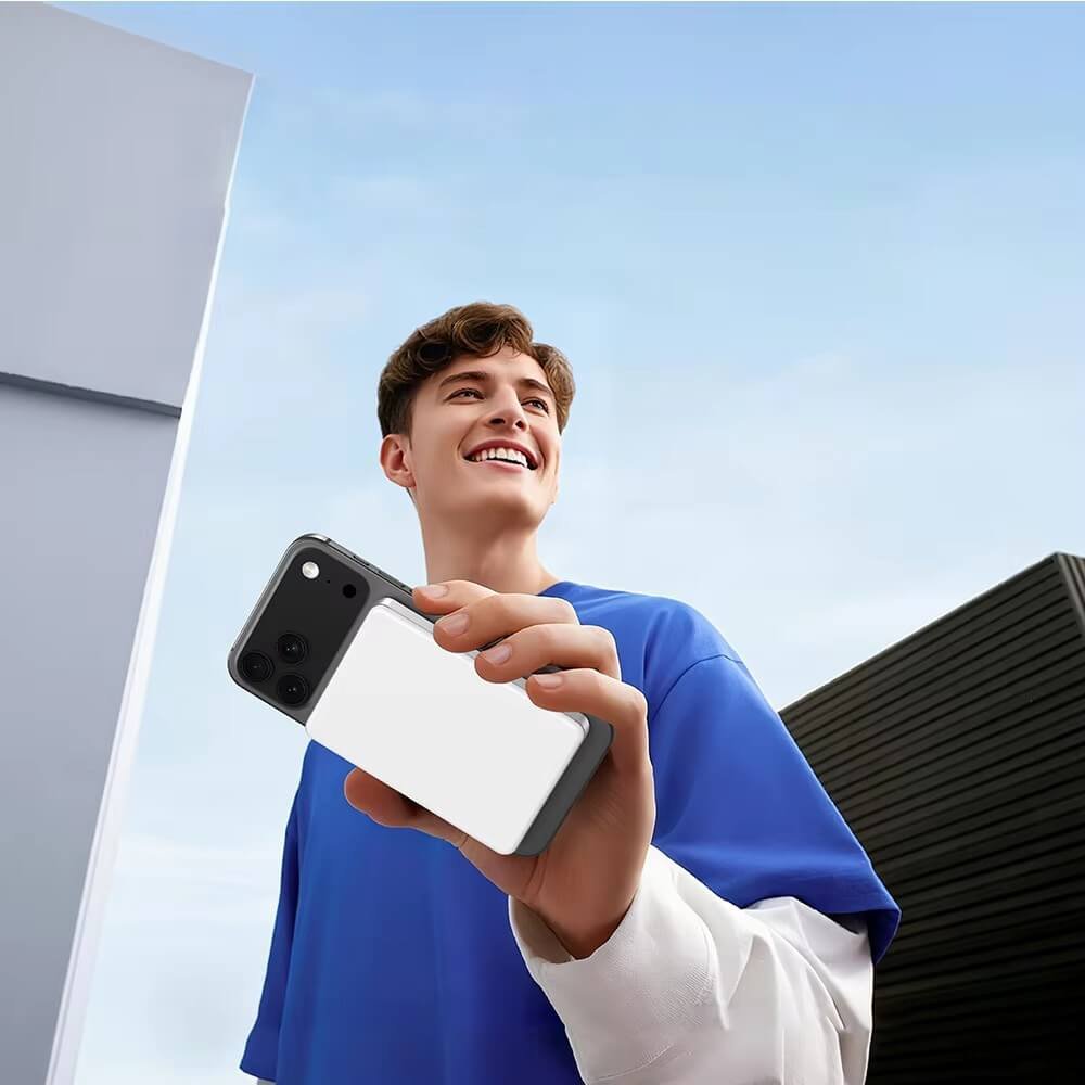 Qi2.2 power bank